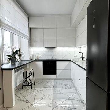 Продам 4-комн. полнометражную квартиру в центре