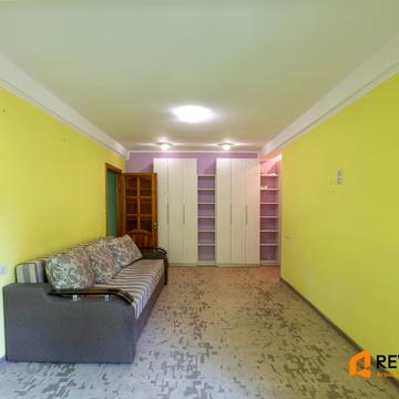 Академіка Булаховського вул., 28-Б