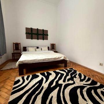 Оренда двокімнатної квартири в центрі Львова | Площа Ринок