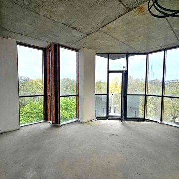 Простора квартира з панорамним видом на парк міста ЖК Uzh Towers