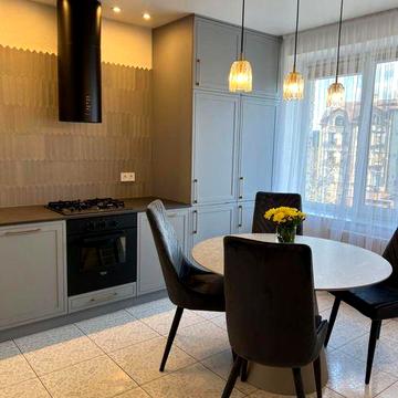 Оренда! Ексклюзивна 2-кімнатна квартира преміум-класу в самому серці міста