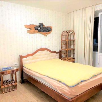 З 12 квітня 2-кімн. квартира з ремонтом, меблями та побутовою технікою у центрі за 12 тис.