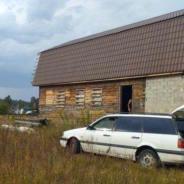 Продається заміський будинок (недобудований) та приватизована земельна ділянка 15 соток