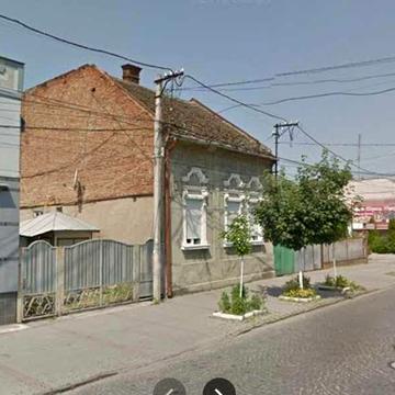 Будинок у центрі міста під житло або бізнес