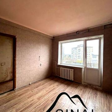 Терміново продам 2-кімнатну квартиру на Воскресенці