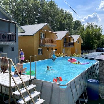 Оренда номера на базі відпочинку OTVES на березі Дністра.