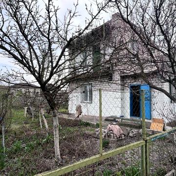 Затишна дача поряд з Лівим берегом