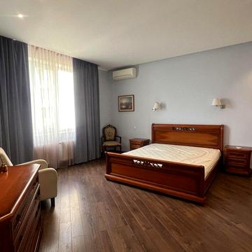 Шевченка просп., 33б