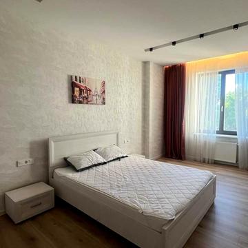 Андрія Гулого-Гуленка вул. (Віце-адмірала Азарова), 8а