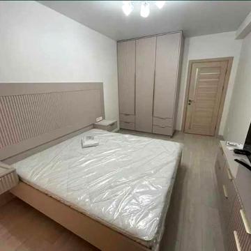 Здам власну 2-к квартиру на П. Бульварі.