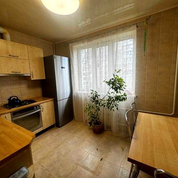 Сдам шикарную 2х комнатную квартиру  на Салтовке, метро Студенческая 7 мин!