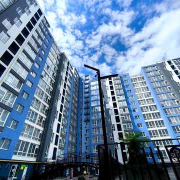 ПРодам простору 1-кімнатну квартиру в центрі!