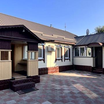 Будинок біля метро Академмістечко (10 хв пішки)