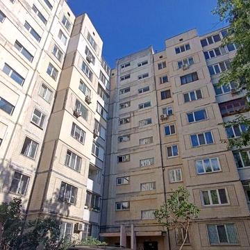 Продаж квартири, вулиця Героїв Дніпра 16-А, поруч метро!