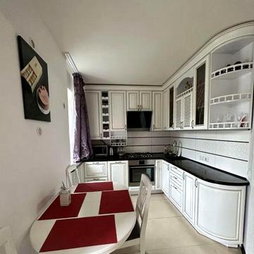 Оренда гарноі 1 кв вул Смілянська 1-2-3 місяці