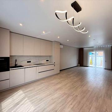 Сучасний будинок із ремонтом з меблями, газом. Ворзель