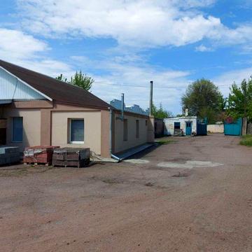 Терміново продам житловий будинок  розташований на території бізнес- бази