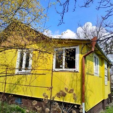 Дерев"яна дача в Ялинцi. До М Лiсова 7 км. Садове Товариство Полiтех. Без торгу.