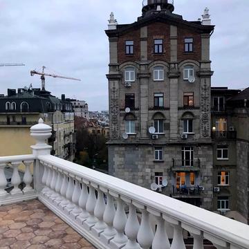 Круглоуніверситетська вул., 18/2