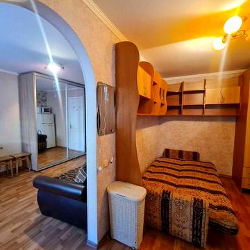 2 комнаты в коммуне со своим с/узлом +2 соседа Краснова Шклярука