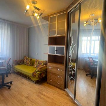 Оренда 3 кім сучасної квартири вул. Джорджа Вашингтона, бічна Зелена