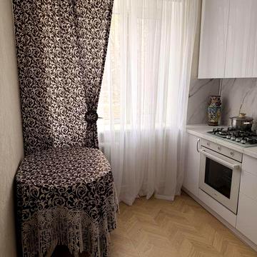 Оренда 2 кімнати Космонавтів