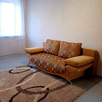 1 к квартира 1 поверх  вул.Грушевського 87