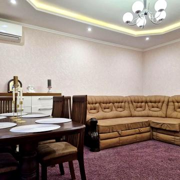 Святошинська вул., 27