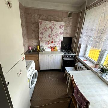 Василя Іваниса вул. (Миколи Матеюка), 5