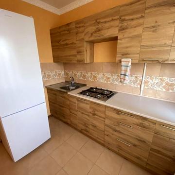 Набережна Перемоги вул., 118