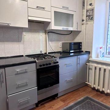 2к Ракове, вул. Довженка | 53м² | Цегляний будинок | 2 поверх | Меблі