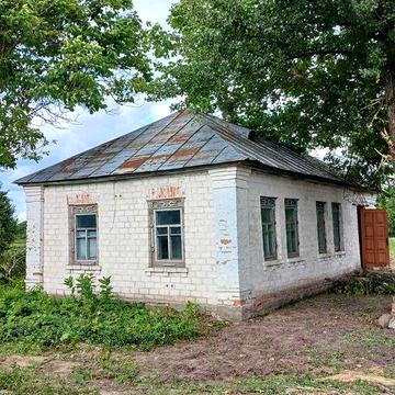 Продам будинок (хата) з земельною ділянкою в Козелецькому районі. 70 км від Києва