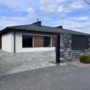 Таунхаус кутовий вже побудовний.3 кімнати. Великий земельний участок