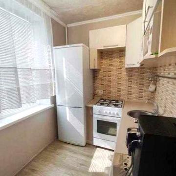 Продам 1 комн квартиру 2 этаж из 9 Капитальный Рем метро Индустриальна OA