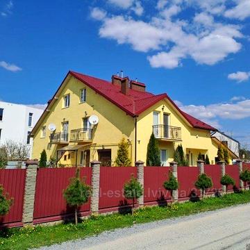 Продається котедж у Рудно