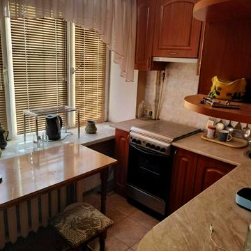 Кирилівська вул. (Фрунзе), 127