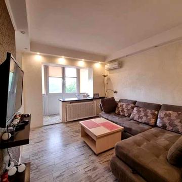 Здається 2х кімнатна квартира в Центрі