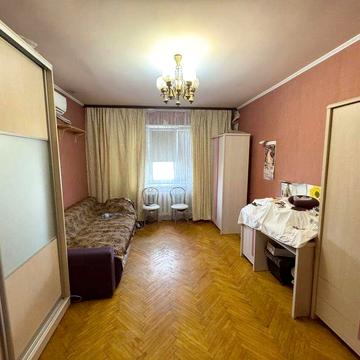 Вулиця Петра Вершигори 5 , Райдужний масив , 4-кімнатна площею 75 кв.м. Без комісії.