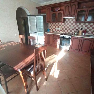 Сдам  3-х комнатную квартиру в Центре котел ,свой дворик