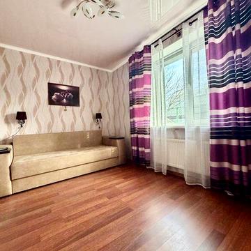 Продам 2-кімнатну квартиру у будинку котеджного типу з зоною барбекю