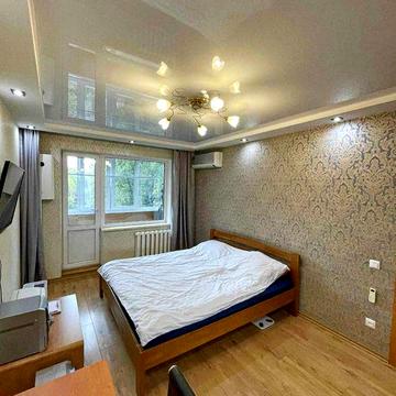 Сдам свою 5 минут м. Студенческая 1-комн. кв., Валентиновская