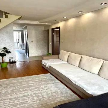 Двох рівнева 5 кім квартира з газом