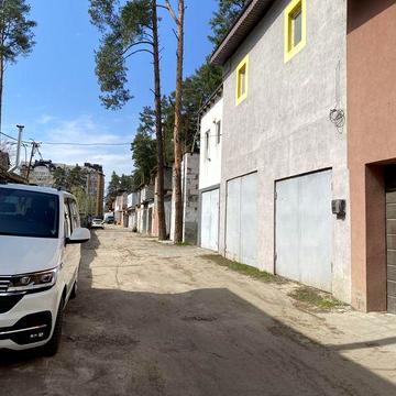 Повноцінна КВАРТИРА-ГАРАЖ Без Комісії з усіма коммунікаціми/ велика технічна яма/  приватизованний з усіма документами/ ванна кімната/ кухня/ Є ТОРГ