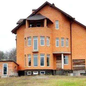 Цегляний будинок без ремонту в с. Іванковичі