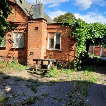 Продається затишний, світлий будинок.