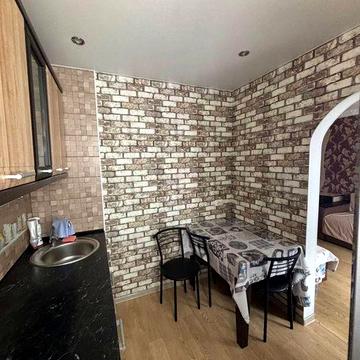 Продам 2-х кімнатну квартиру в селищі Камянське