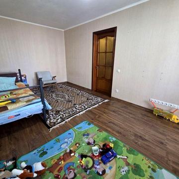 Продам 2к Космонавтов 140-В