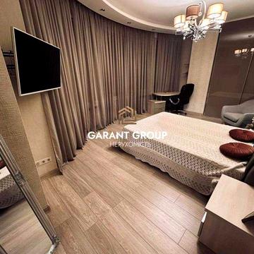 Простора 3-кімнатна квартира в Аркадії біля моря