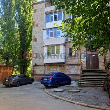 Продаж 2 к кв К-Карого,13. Середній поверх.