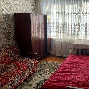 2к квартира на Космонавтів